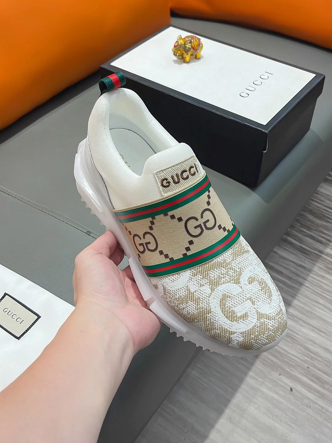 Men's shoes GUCCI "Gucci" P440 Regular size: 38-44 (casual shoes) Product materials: Selected cowhide upper, soft sheepskin feet; original factory special outsole.